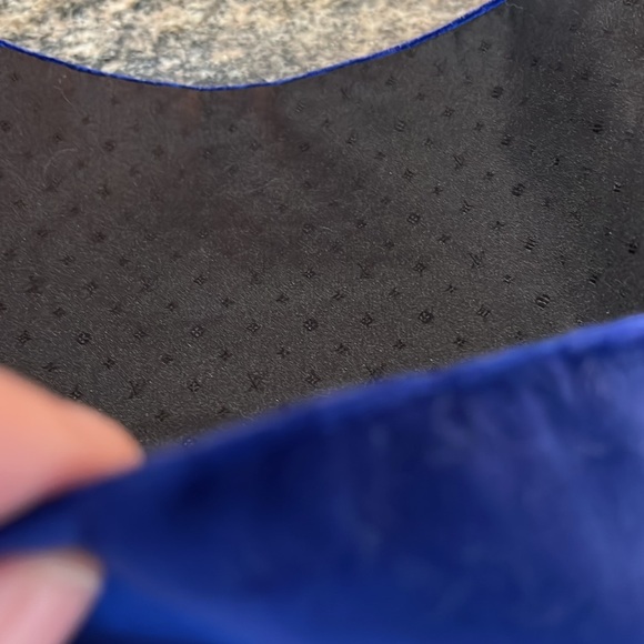 Louis Vuitton Pink Monogram Mink Sleeping Mask with COA - Picture 6 of 12